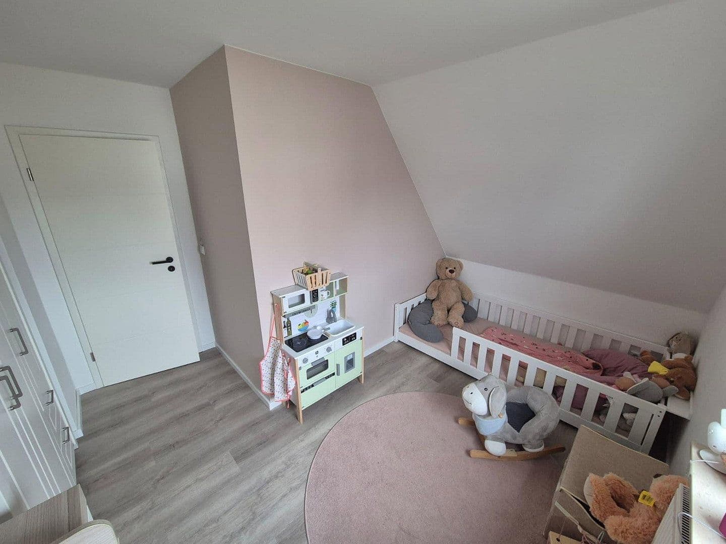 Predaj domu 143 m², pozemok 683 m², Linkenheim-Hochstetten, Bádensko-Wurttembersko Predaj domu 143 m², pozemok 683 m², Linkenheim-Hochstetten, Bádensko-Wurttembersko