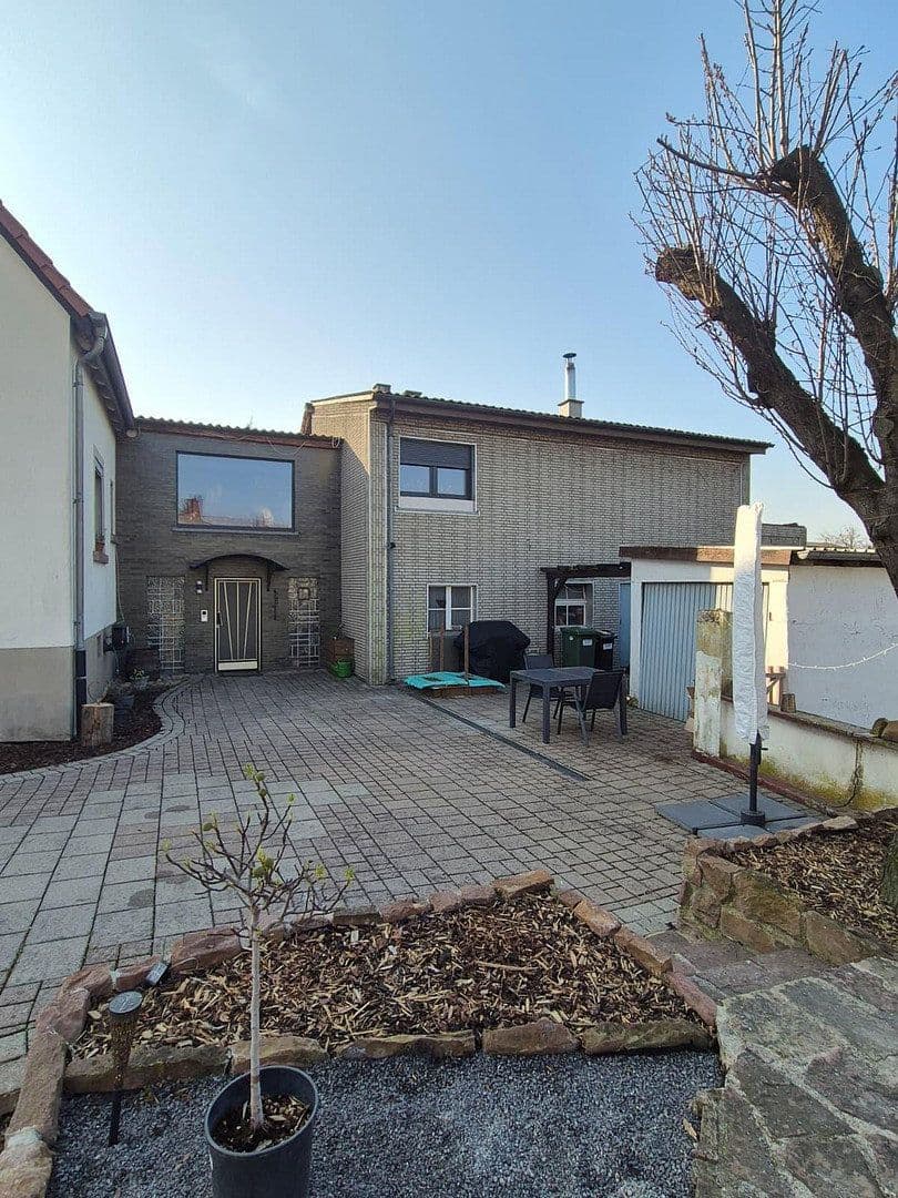 Predaj domu 143 m², pozemok 683 m², Linkenheim-Hochstetten, Bádensko-Wurttembersko Predaj domu 143 m², pozemok 683 m², Linkenheim-Hochstetten, Bádensko-Wurttembersko