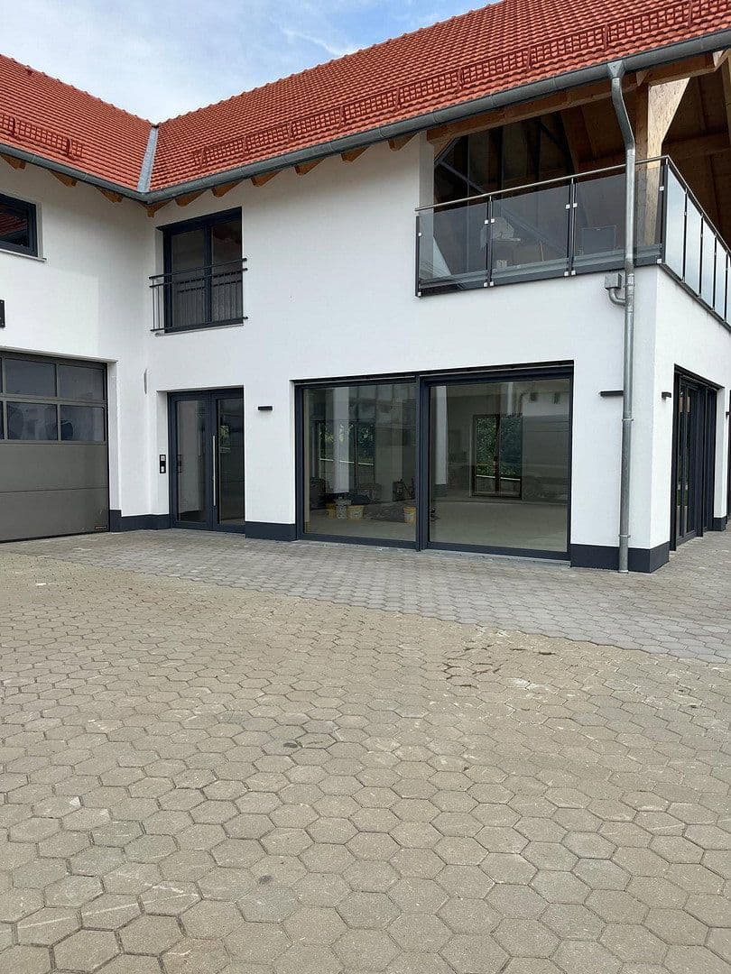 Prenájom kancelárie 262 m², Schachach 4, Gerolsbach, Bavorsko Prenájom kancelárie 262 m², Schachach 4, Gerolsbach, Bavorsko