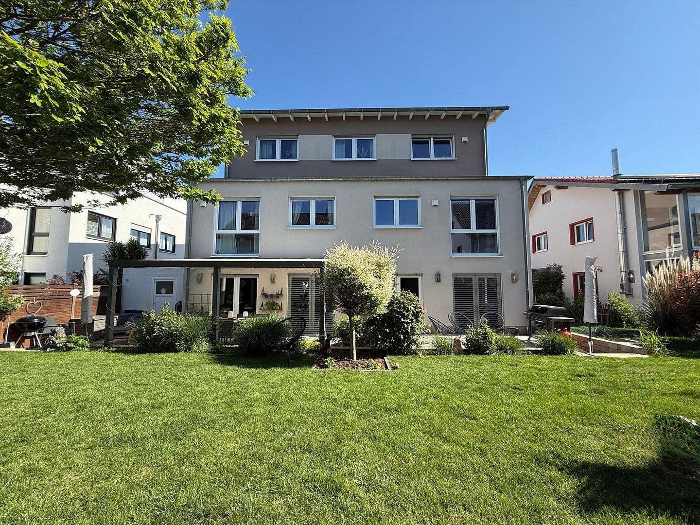 Prenájom domu 120 m², pozemok 250 m², Friedberg (Hessen), Hesensko Prenájom domu 120 m², pozemok 250 m², Friedberg (Hessen), Hesensko