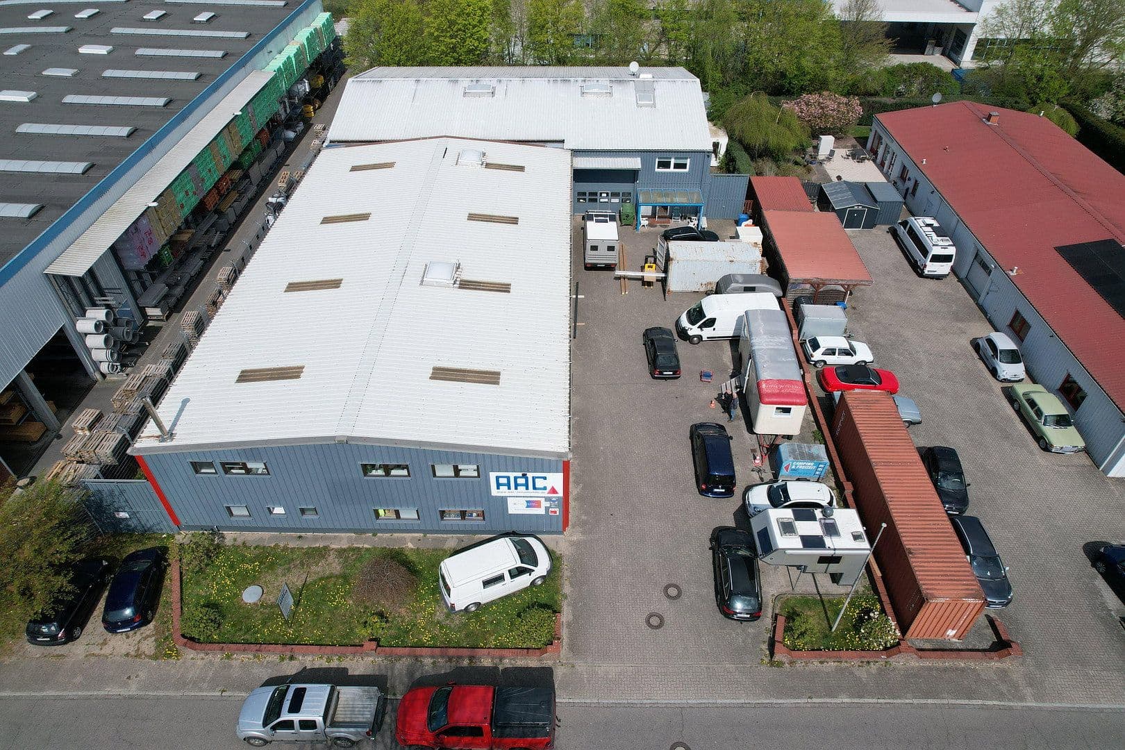 Predaj nebytového priestoru 2.000 m², Carl-Zeiss-Str. 7a, Kaltenkirchen, Šlezvicko-Holštajnsko Predaj nebytového priestoru 2.000 m², Carl-Zeiss-Str. 7a, Kaltenkirchen, Šlezvicko-Holštajnsko