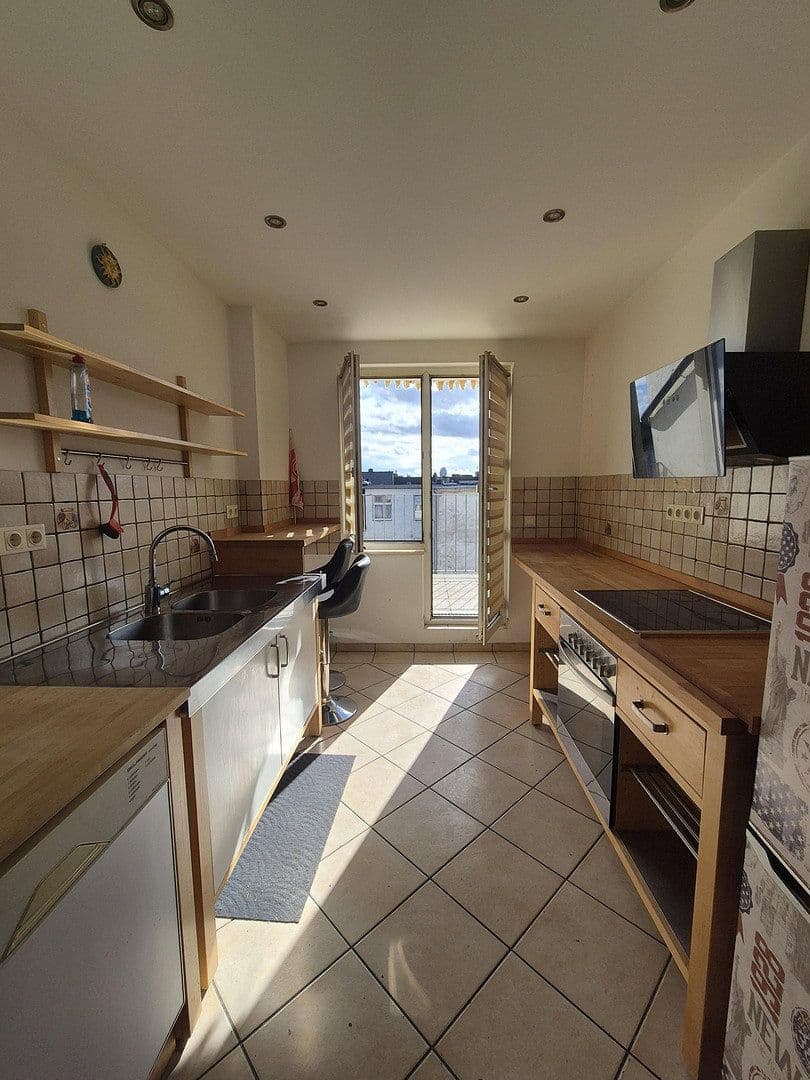 Prenájom bytu 1-izbový 43 m², Düsseldorf, Severné Porýnie - Westfálsko Prenájom bytu 1-izbový 43 m², Düsseldorf, Severné Porýnie - Westfálsko