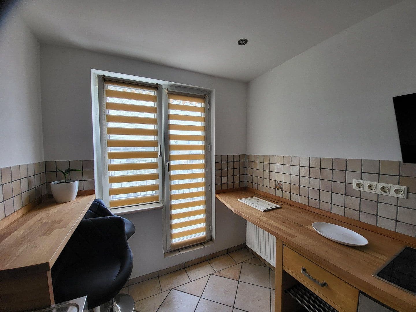 Prenájom bytu 1-izbový 43 m², Düsseldorf, Severné Porýnie - Westfálsko Prenájom bytu 1-izbový 43 m², Düsseldorf, Severné Porýnie - Westfálsko