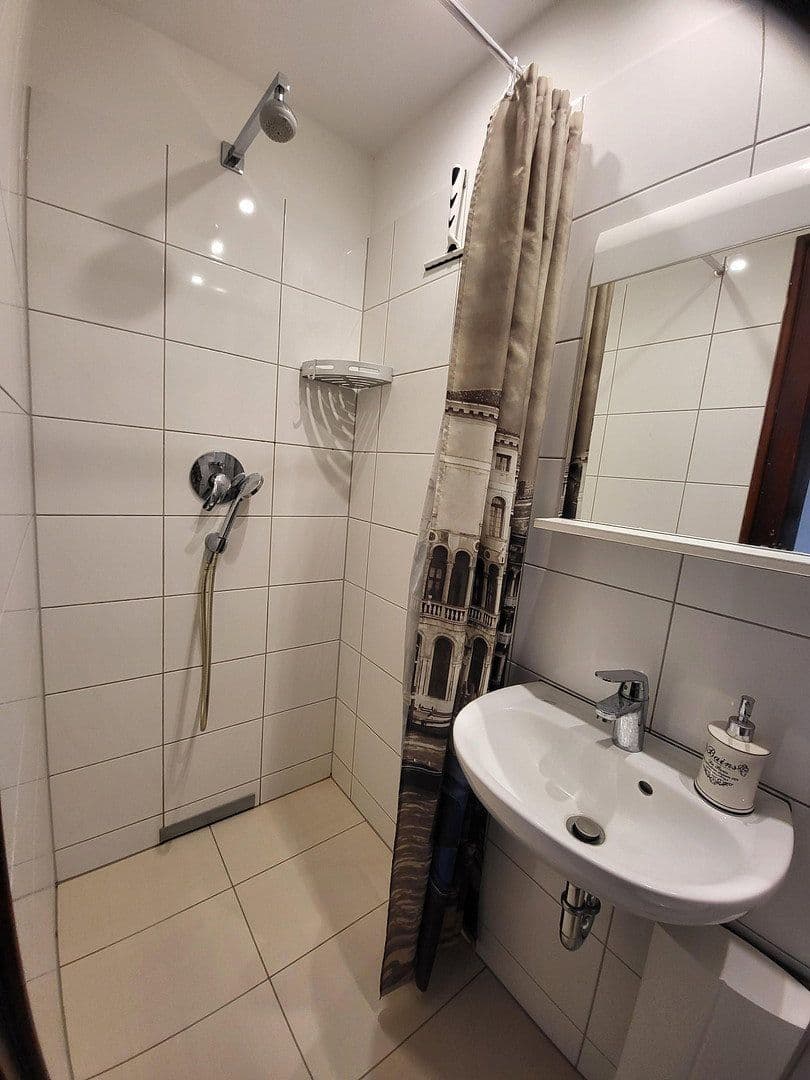 Prenájom bytu 1-izbový 43 m², Düsseldorf, Severné Porýnie - Westfálsko Prenájom bytu 1-izbový 43 m², Düsseldorf, Severné Porýnie - Westfálsko