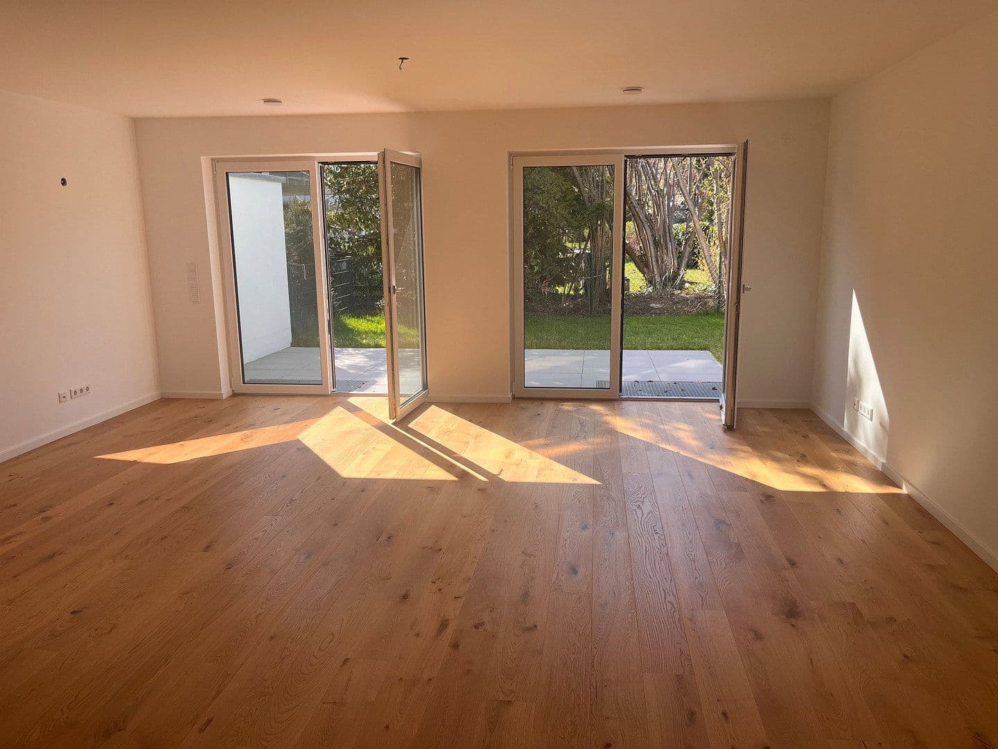 Predaj domu 158 m², pozemok 223 m², Planegger Straße 43a, Germering, Bavorsko Predaj domu 158 m², pozemok 223 m², Planegger Straße 43a, Germering, Bavorsko