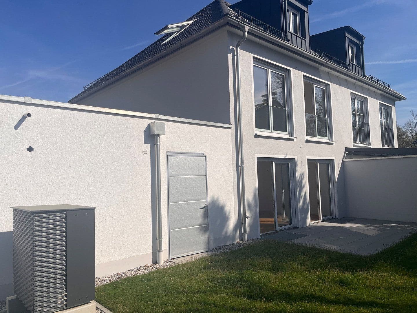 Predaj domu 158 m², pozemok 223 m², Planegger Straße 43a, Germering, Bavorsko Predaj domu 158 m², pozemok 223 m², Planegger Straße 43a, Germering, Bavorsko