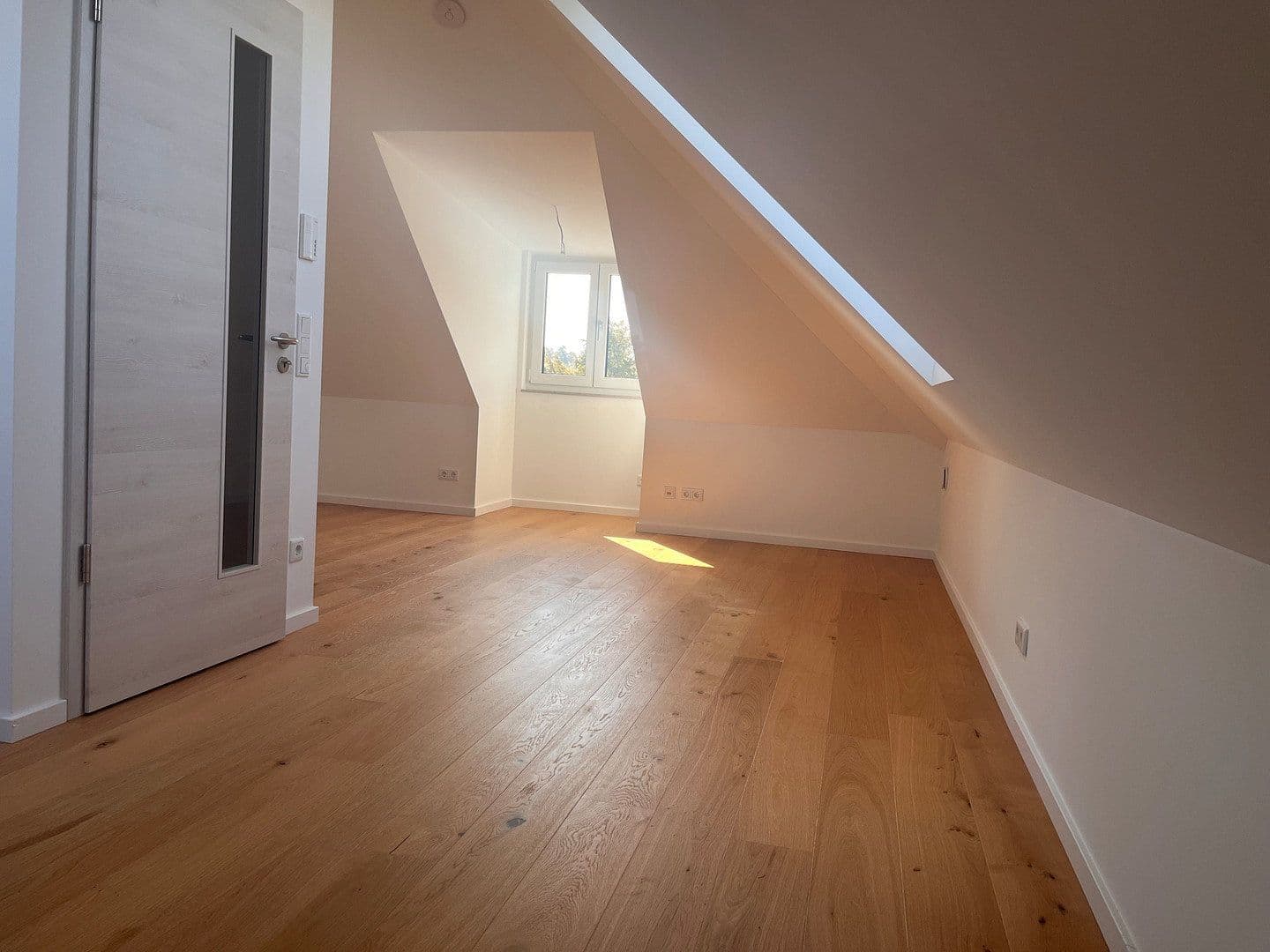 Predaj domu 158 m², pozemok 223 m², Planegger Straße 43a, Germering, Bavorsko Predaj domu 158 m², pozemok 223 m², Planegger Straße 43a, Germering, Bavorsko