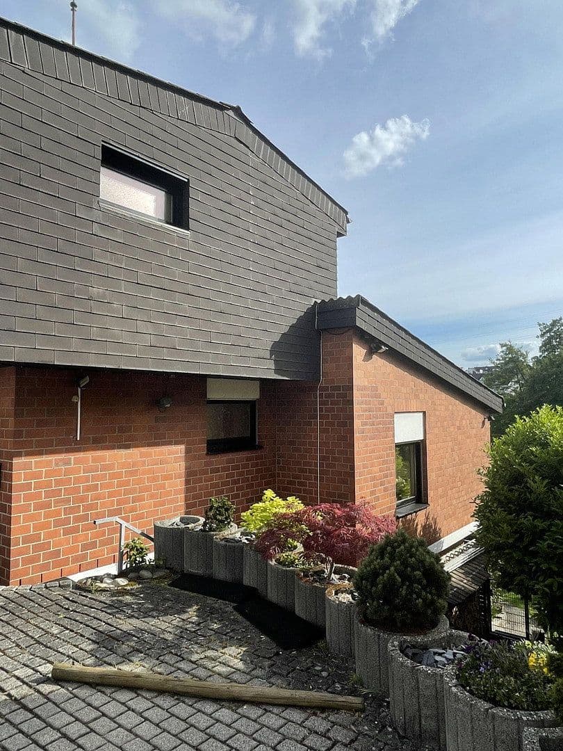 Predaj domu 218 m², pozemok 661 m², Wiesenstraße 10, Eltville am Rhein, Hesensko Predaj domu 218 m², pozemok 661 m², Wiesenstraße 10, Eltville am Rhein, Hesensko