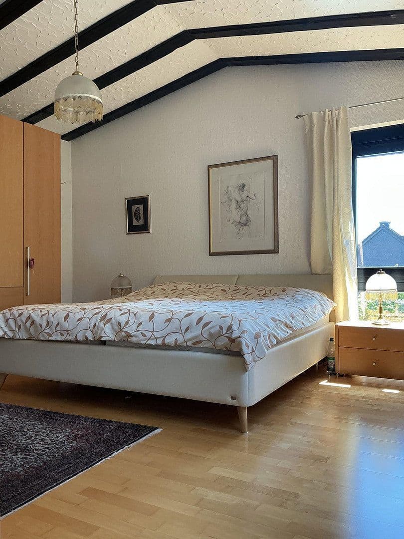 Predaj domu 218 m², pozemok 661 m², Wiesenstraße 10, Eltville am Rhein, Hesensko Predaj domu 218 m², pozemok 661 m², Wiesenstraße 10, Eltville am Rhein, Hesensko