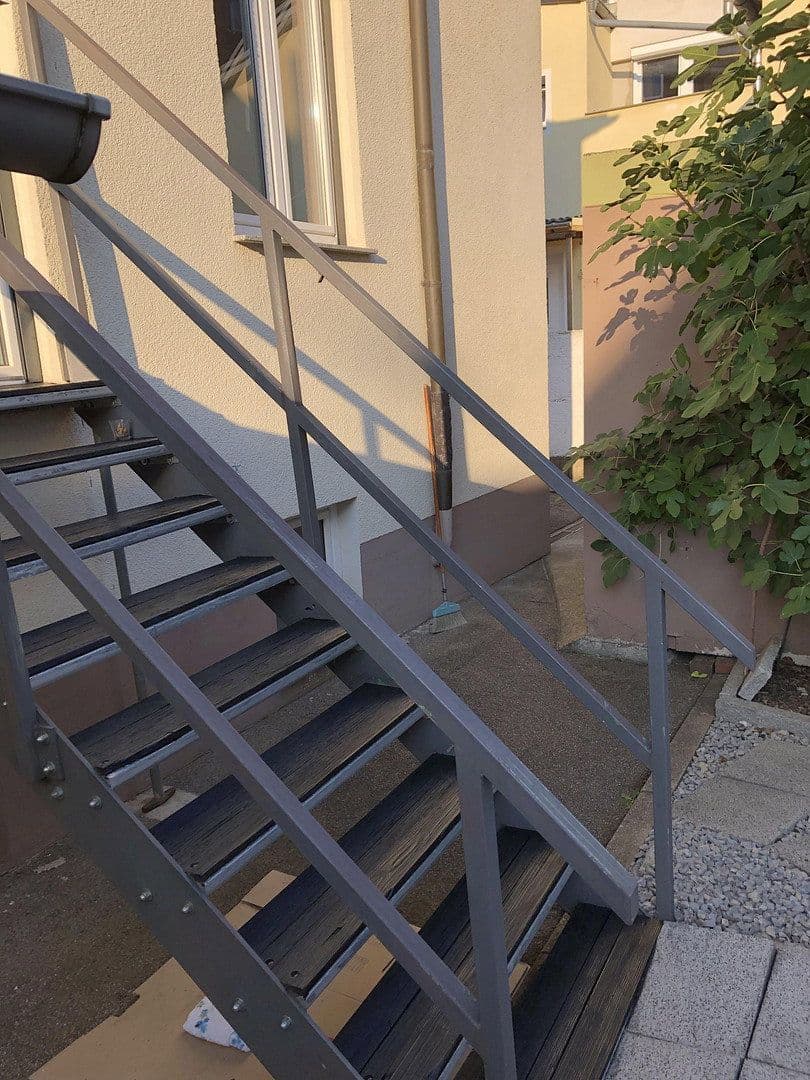 Prenájom domu 160 m², pozemok 200 m², Fellbach, Bádensko-Wurttembersko Prenájom domu 160 m², pozemok 200 m², Fellbach, Bádensko-Wurttembersko