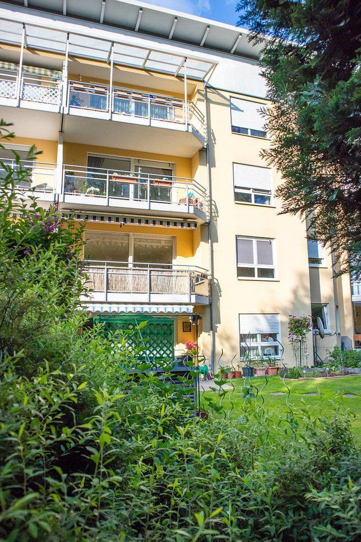 Prenájom bytu 3-izbový 90 m², Makarenkostraße 28, Nürnberg, Bavorsko Prenájom bytu 3-izbový 90 m², Makarenkostraße 28, Nürnberg, Bavorsko
