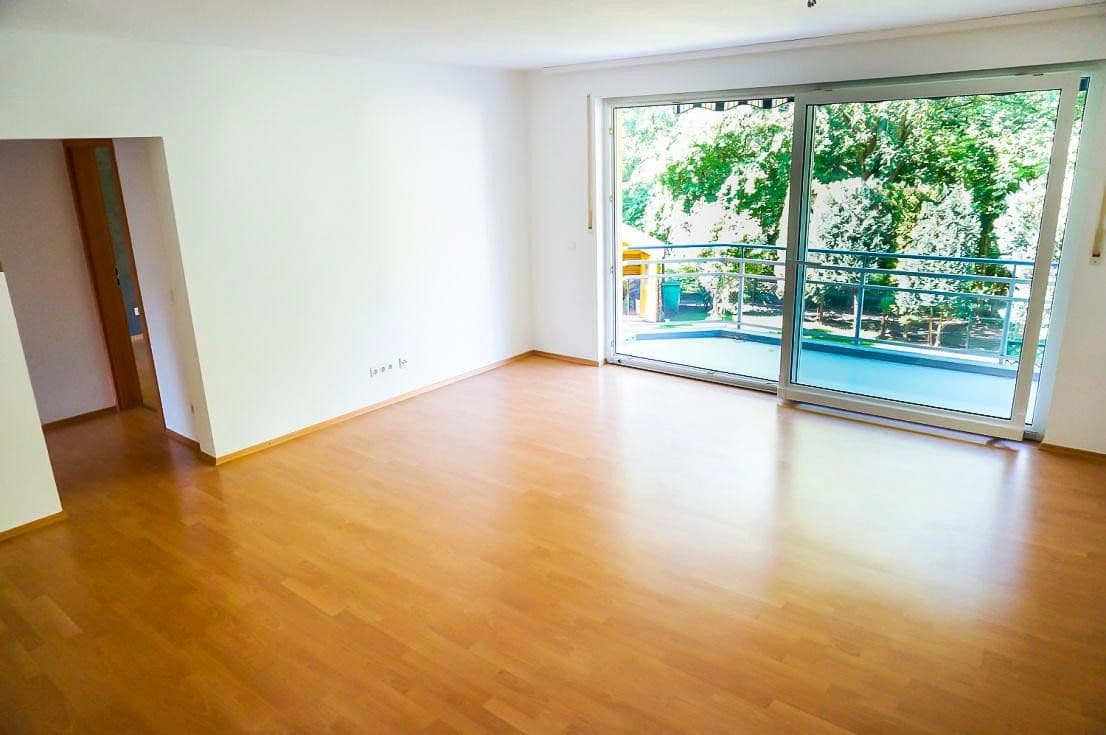 Prenájom bytu 3-izbový 90 m², Makarenkostraße 28, Nürnberg, Bavorsko Prenájom bytu 3-izbový 90 m², Makarenkostraße 28, Nürnberg, Bavorsko