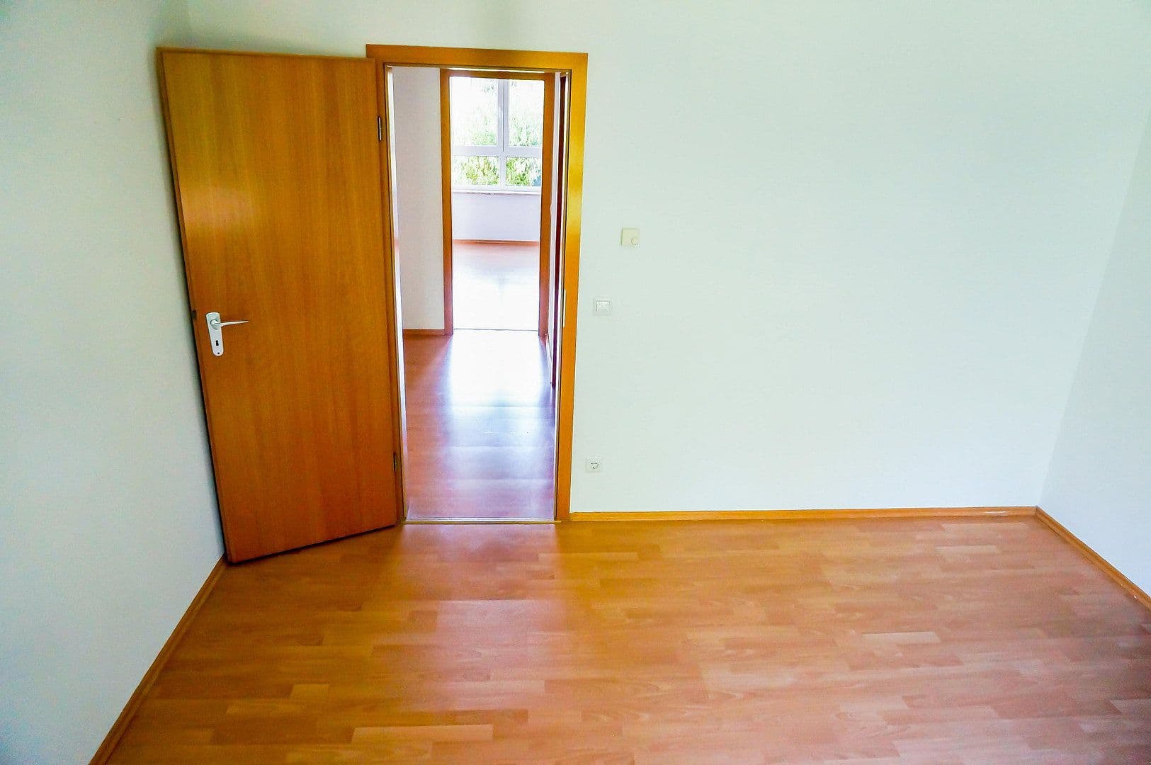 Prenájom bytu 3-izbový 90 m², Makarenkostraße 28, Nürnberg, Bavorsko Prenájom bytu 3-izbový 90 m², Makarenkostraße 28, Nürnberg, Bavorsko