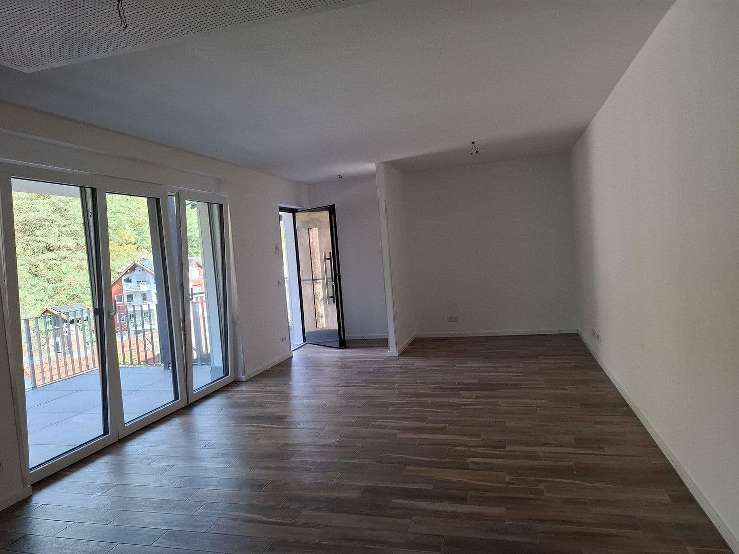 Prenájom bytu 3-izbový 82 m², Heidelberg, Bádensko-Wurttembersko Prenájom bytu 3-izbový 82 m², Heidelberg, Bádensko-Wurttembersko