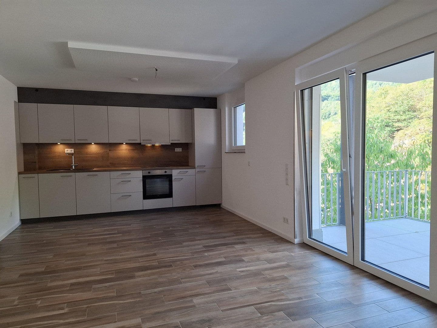 Prenájom bytu 3-izbový 82 m², Heidelberg, Bádensko-Wurttembersko Prenájom bytu 3-izbový 82 m², Heidelberg, Bádensko-Wurttembersko