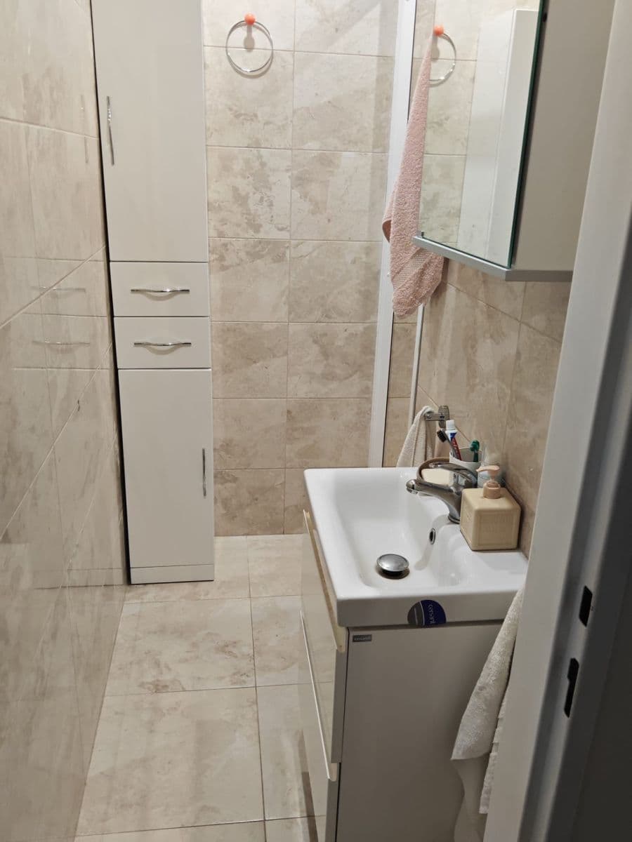 Prenájom bytu 2-izbový 39 m², Makovského, Praha, Praha Prenájom bytu 2-izbový 39 m², Makovského, Praha, Praha