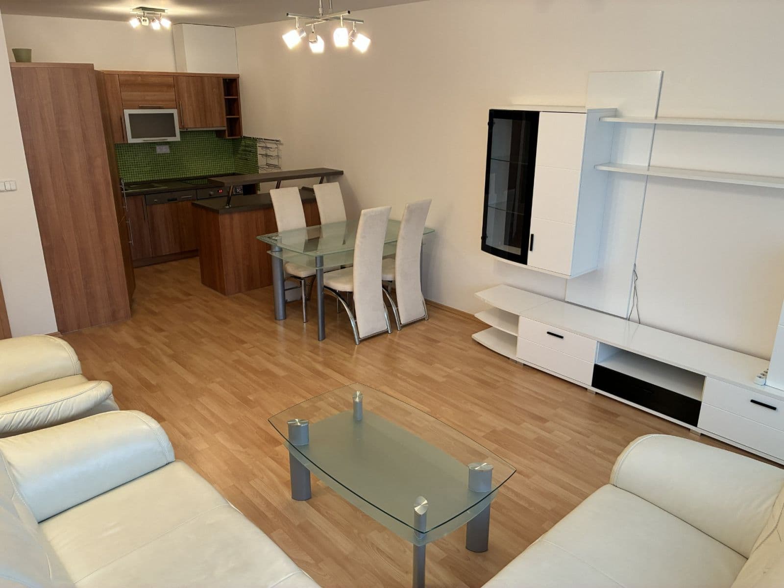 Prenájom bytu 2-izbový 64 m², Chlebovická, Praha, Praha Prenájom bytu 2-izbový 64 m², Chlebovická, Praha, Praha