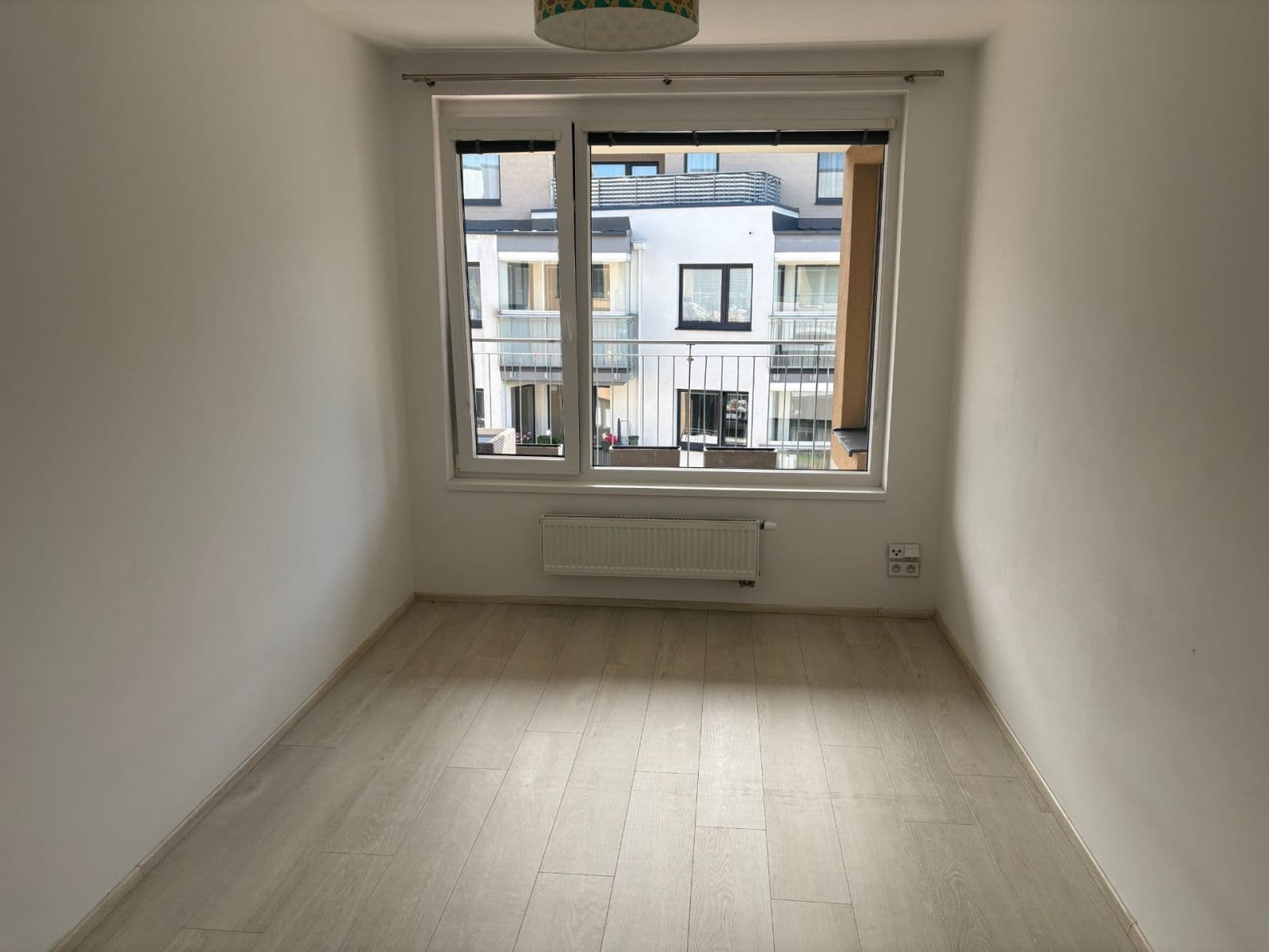 Prenájom bytu 4-izbový 108 m², Makedonská, Praha, Praha Prenájom bytu 4-izbový 108 m², Makedonská, Praha, Praha