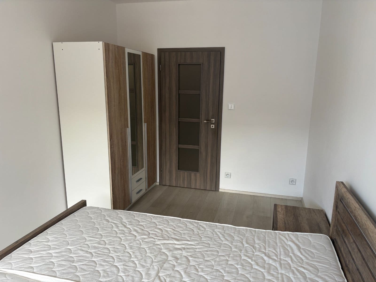 Prenájom bytu 4-izbový 108 m², Makedonská, Praha, Praha Prenájom bytu 4-izbový 108 m², Makedonská, Praha, Praha