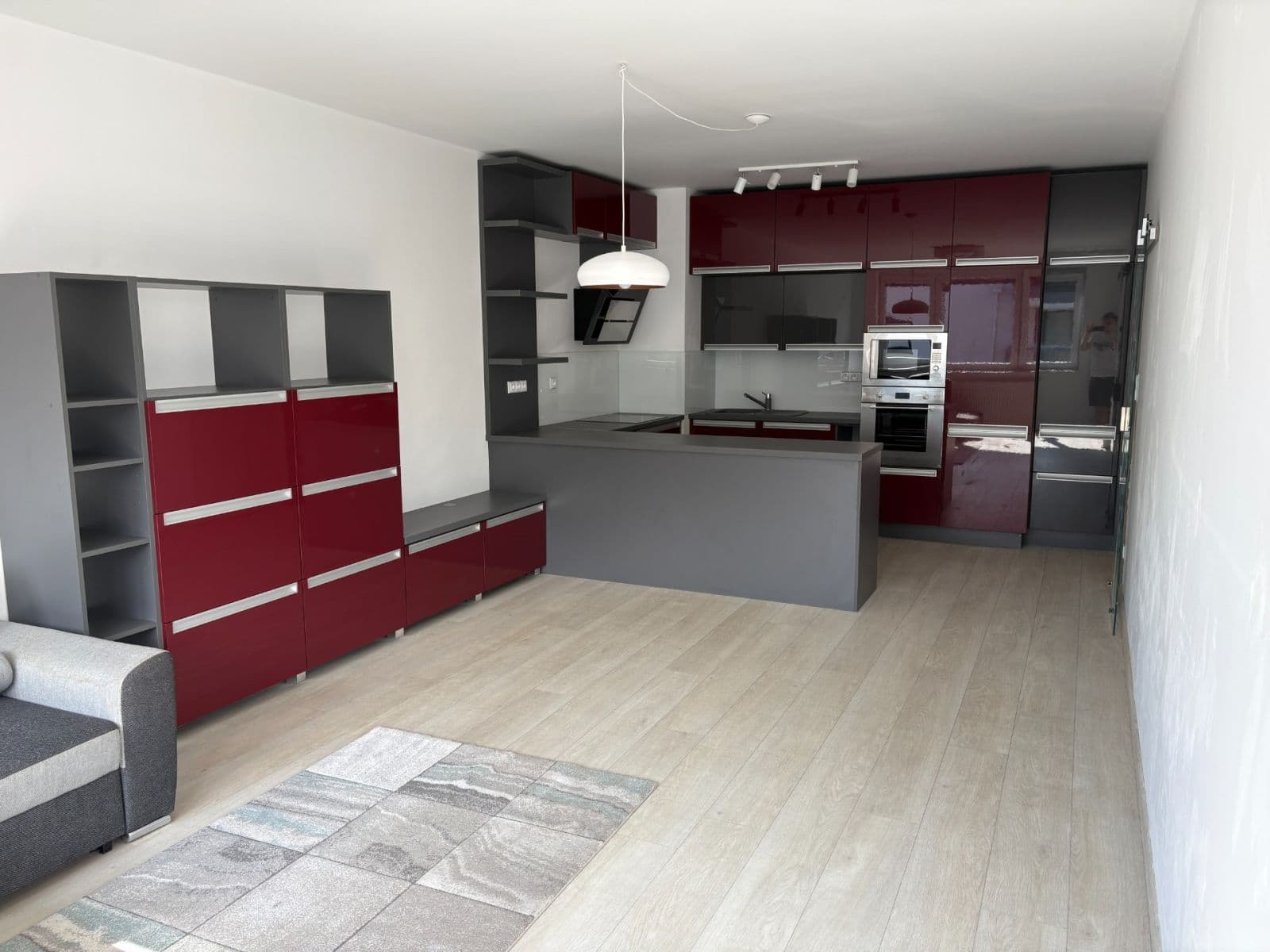 Prenájom bytu 4-izbový 108 m², Makedonská, Praha, Praha Prenájom bytu 4-izbový 108 m², Makedonská, Praha, Praha