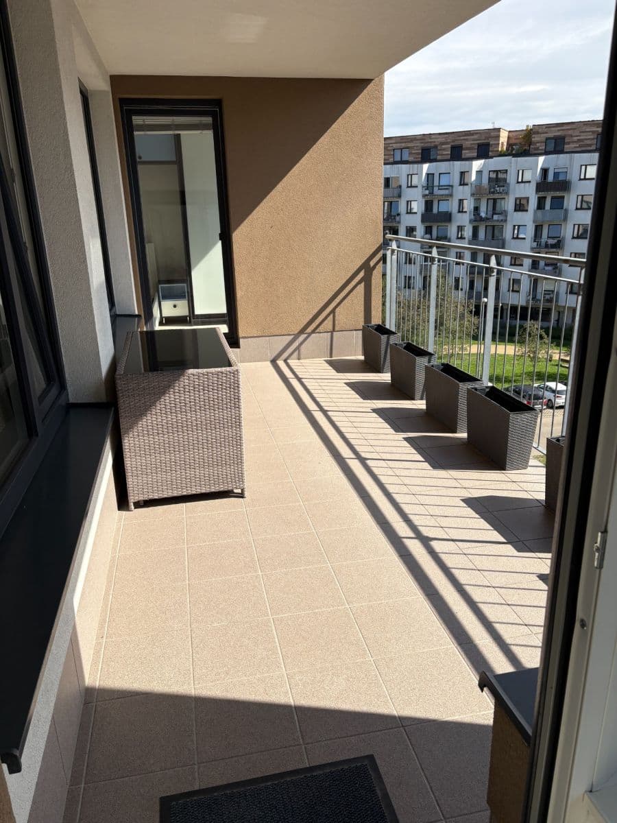 Prenájom bytu 4-izbový 108 m², Makedonská, Praha, Praha Prenájom bytu 4-izbový 108 m², Makedonská, Praha, Praha