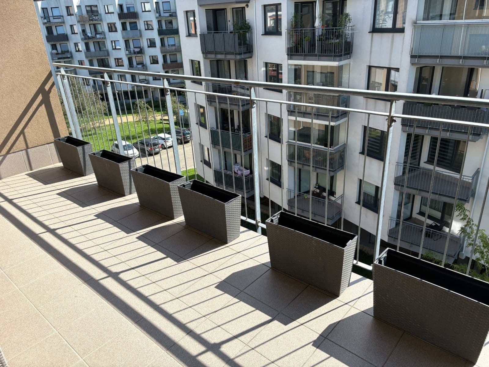 Prenájom bytu 4-izbový 108 m², Makedonská, Praha, Praha Prenájom bytu 4-izbový 108 m², Makedonská, Praha, Praha