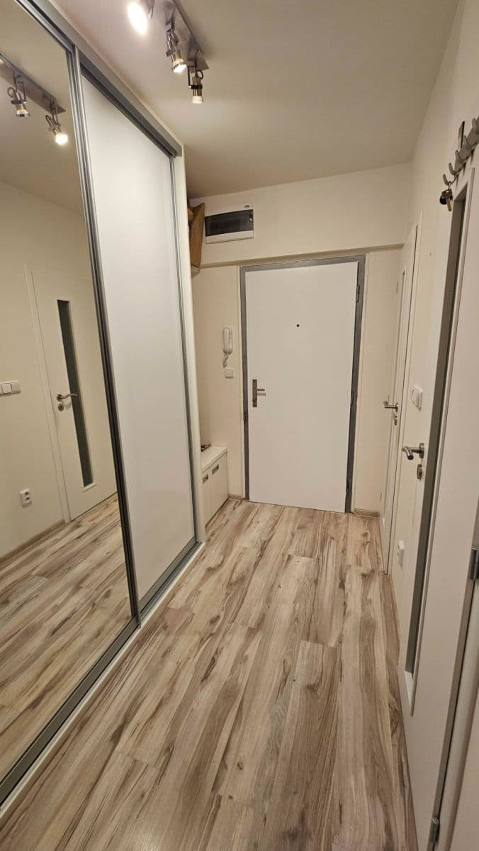 Prenájom bytu 2-izbový 54 m², Milánská, Praha, Praha Prenájom bytu 2-izbový 54 m², Milánská, Praha, Praha