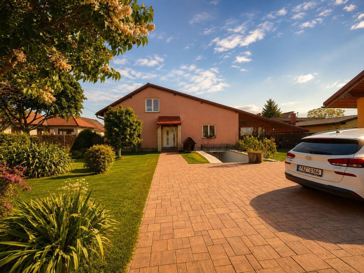 Predaj domu 254 m², pozemok 1.030 m², Zahradní, Libiš, Středočeský kraj Predaj domu 254 m², pozemok 1.030 m², Zahradní, Libiš, Středočeský kraj