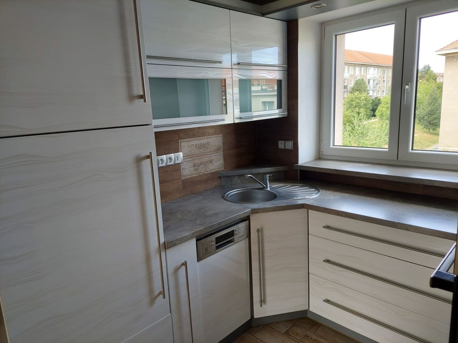 Prenájom bytu 2-izbový 60 m², Čtvercová, Neratovice, Středočeský kraj Prenájom bytu 2-izbový 60 m², Čtvercová, Neratovice, Středočeský kraj