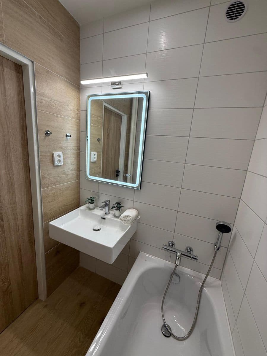Prenájom bytu 2-izbový 56 m², Provaznická, Ostrava, Moravskoslezský kraj Prenájom bytu 2-izbový 56 m², Provaznická, Ostrava, Moravskoslezský kraj