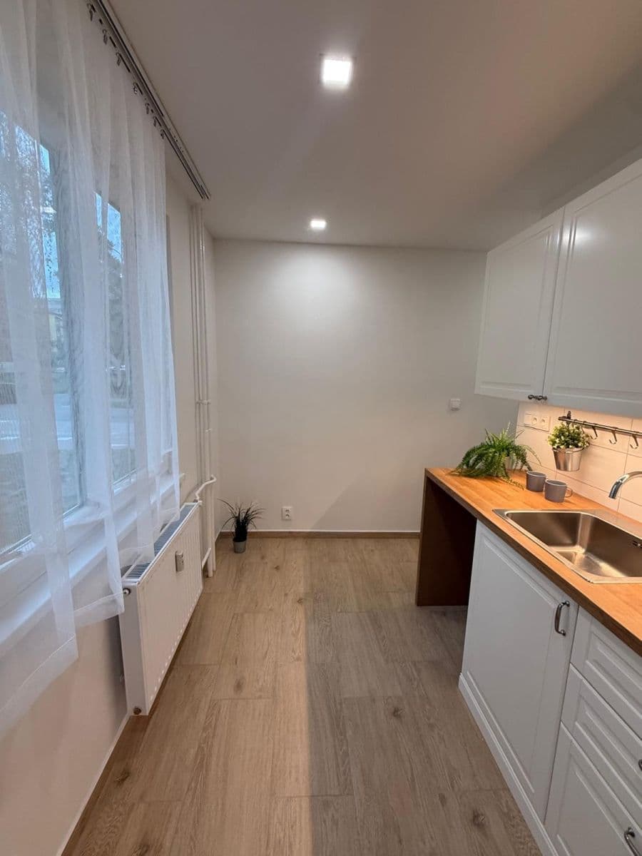 Prenájom bytu 2-izbový 56 m², Provaznická, Ostrava, Moravskoslezský kraj Prenájom bytu 2-izbový 56 m², Provaznická, Ostrava, Moravskoslezský kraj