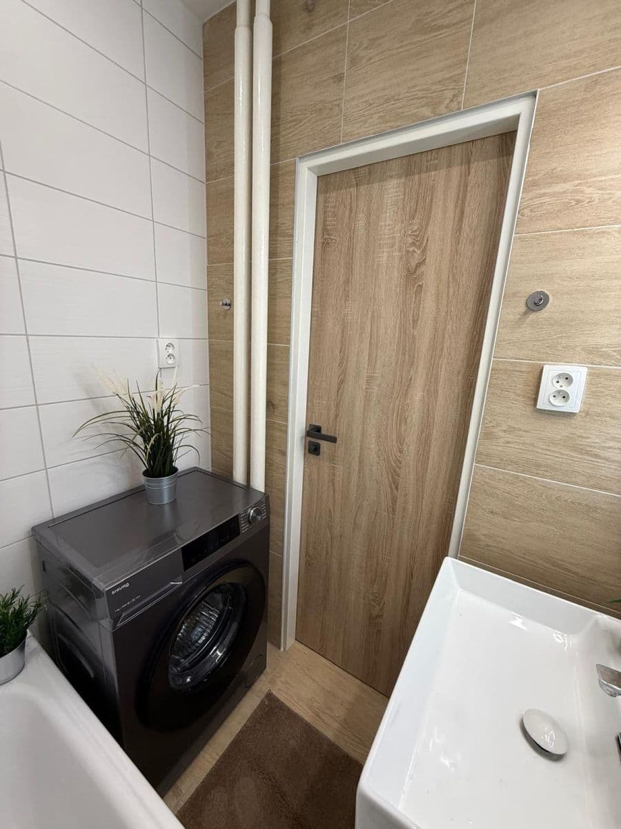 Prenájom bytu 2-izbový 56 m², Provaznická, Ostrava, Moravskoslezský kraj Prenájom bytu 2-izbový 56 m², Provaznická, Ostrava, Moravskoslezský kraj