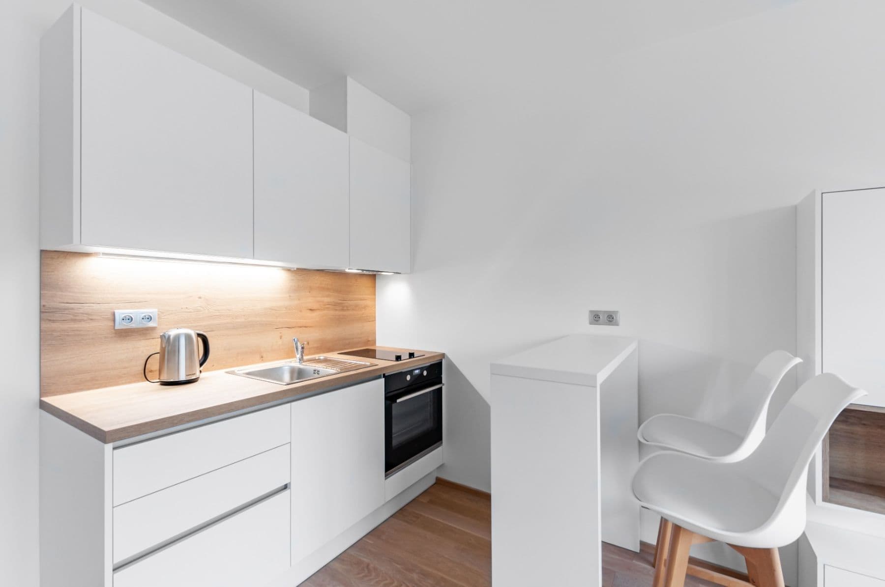 Prenájom bytu 1-izbový 34 m², Bassova, Praha, Praha Prenájom bytu 1-izbový 34 m², Bassova, Praha, Praha