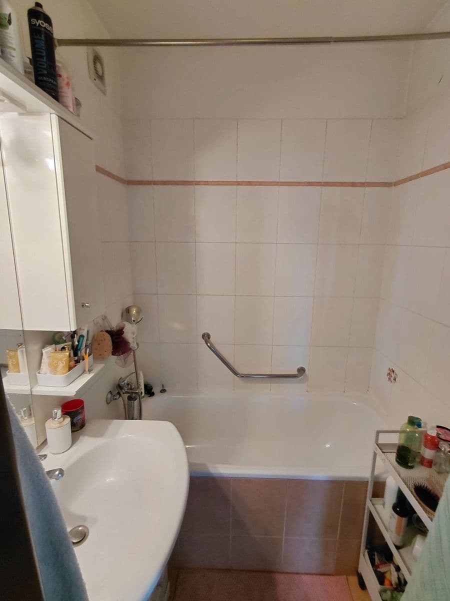 Predaj bytu 3-izbový 70 m², Pod Lipami, Praha, Praha Predaj bytu 3-izbový 70 m², Pod Lipami, Praha, Praha