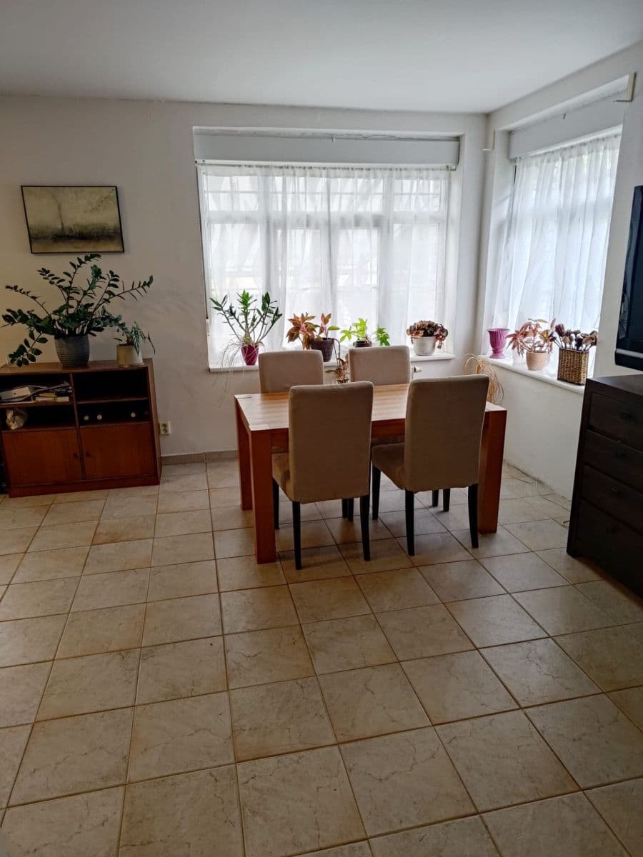 Prenájom bytu 2-izbový 75 m², Nad Lesem, Praha, Praha Prenájom bytu 2-izbový 75 m², Nad Lesem, Praha, Praha