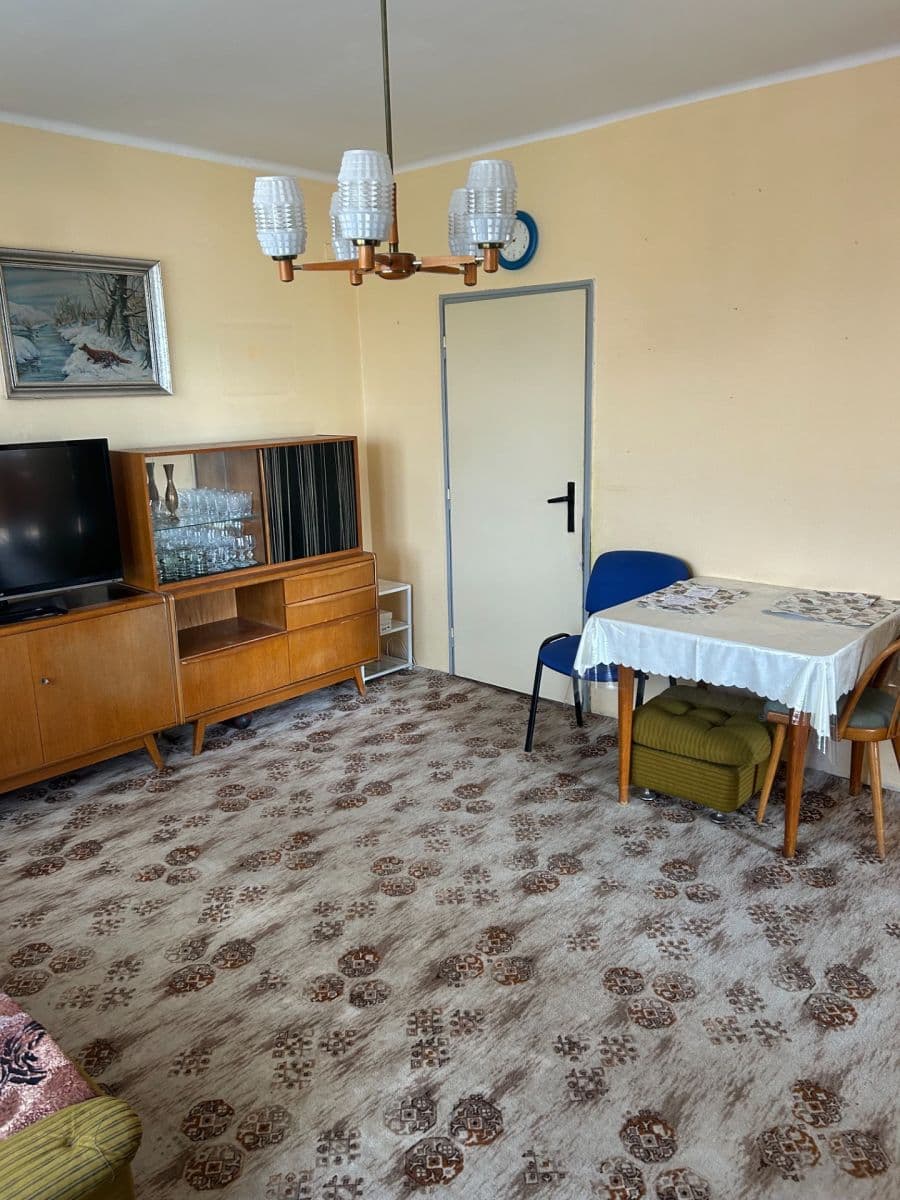 Predaj bytu 2-izbový 50 m², Haškova, Chomutov, Ústecký kraj Predaj bytu 2-izbový 50 m², Haškova, Chomutov, Ústecký kraj