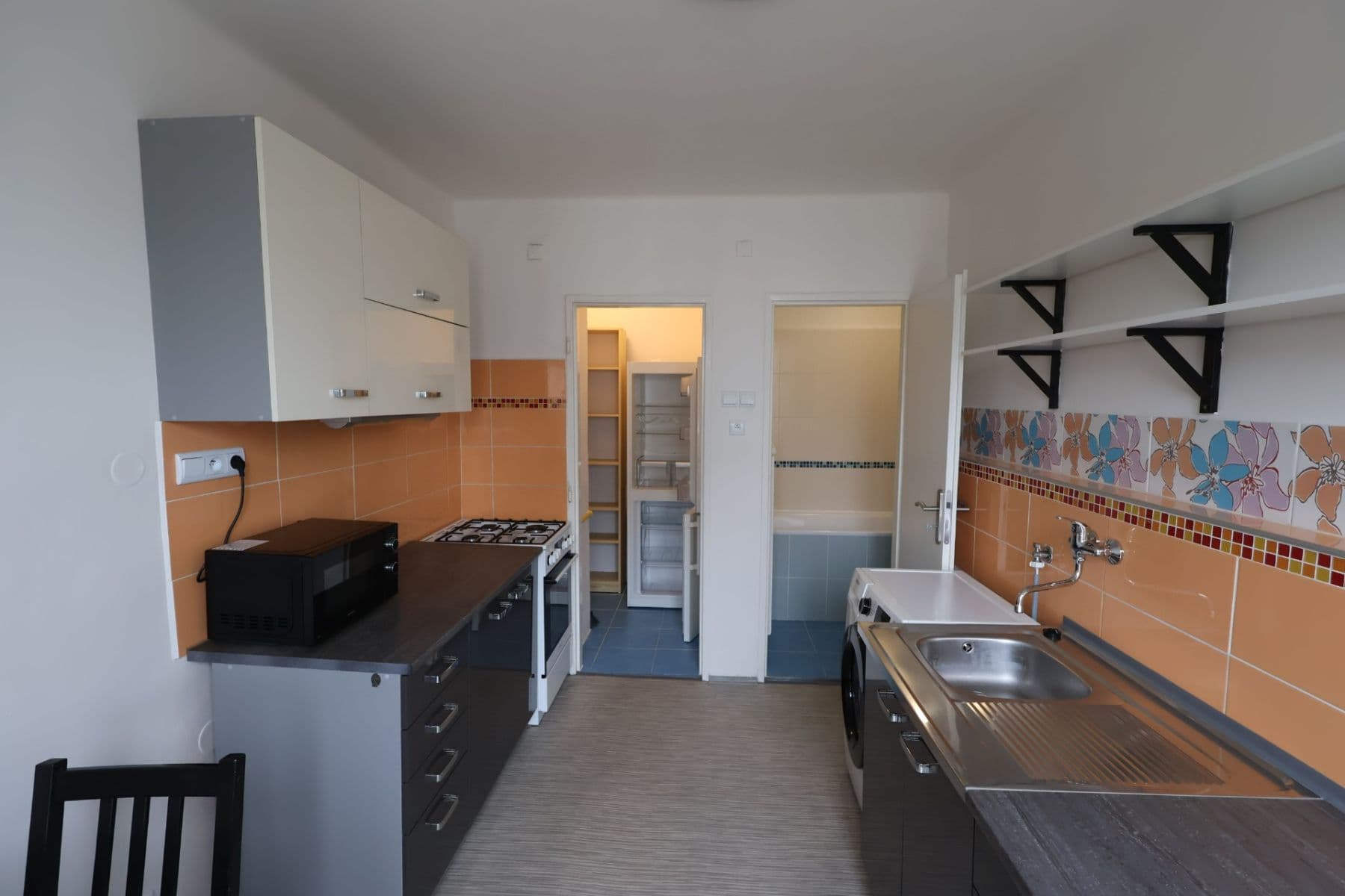 Prenájom bytu 1-izbový 44 m², Malešická, Praha, Praha Prenájom bytu 1-izbový 44 m², Malešická, Praha, Praha