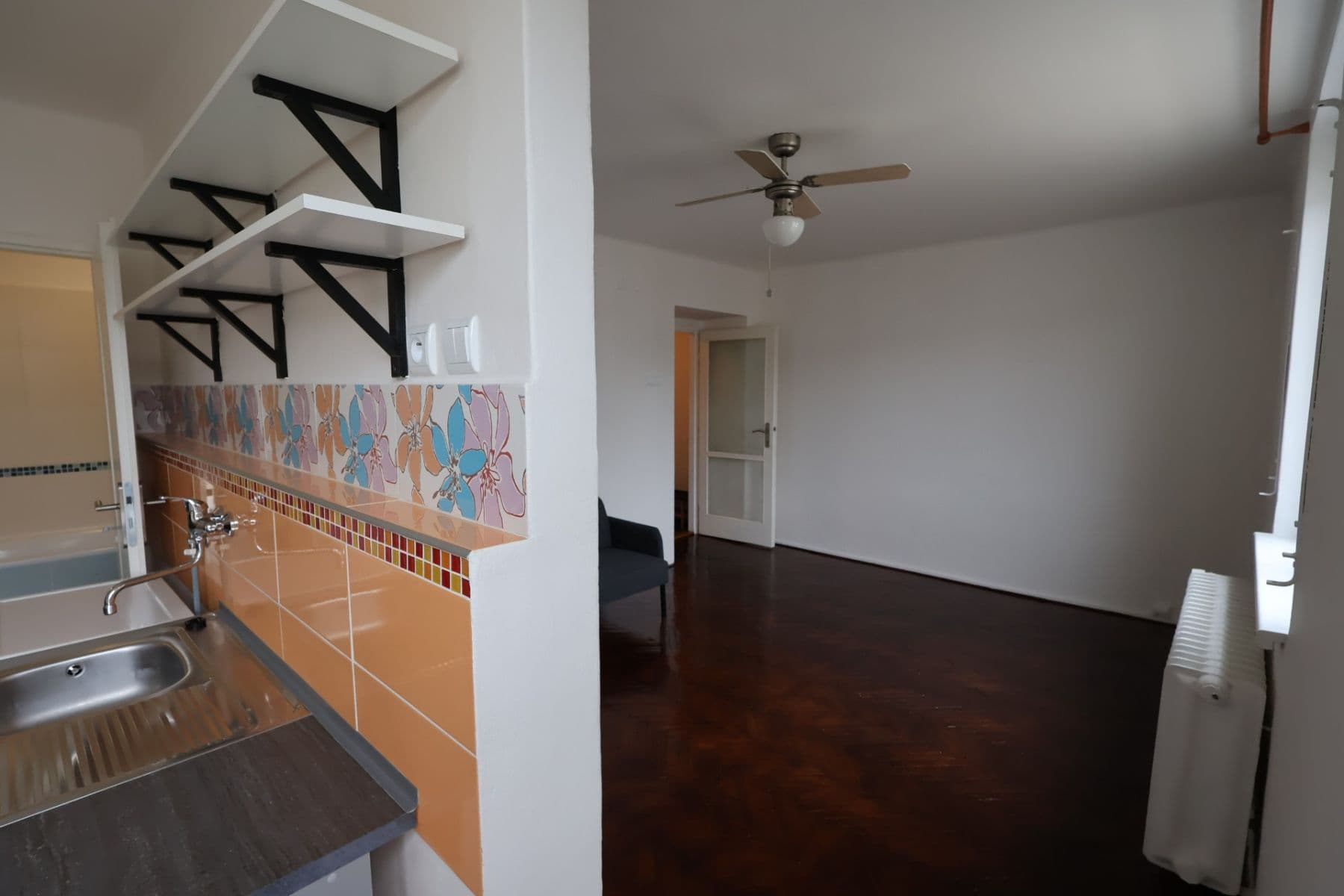 Prenájom bytu 1-izbový 44 m², Malešická, Praha, Praha Prenájom bytu 1-izbový 44 m², Malešická, Praha, Praha