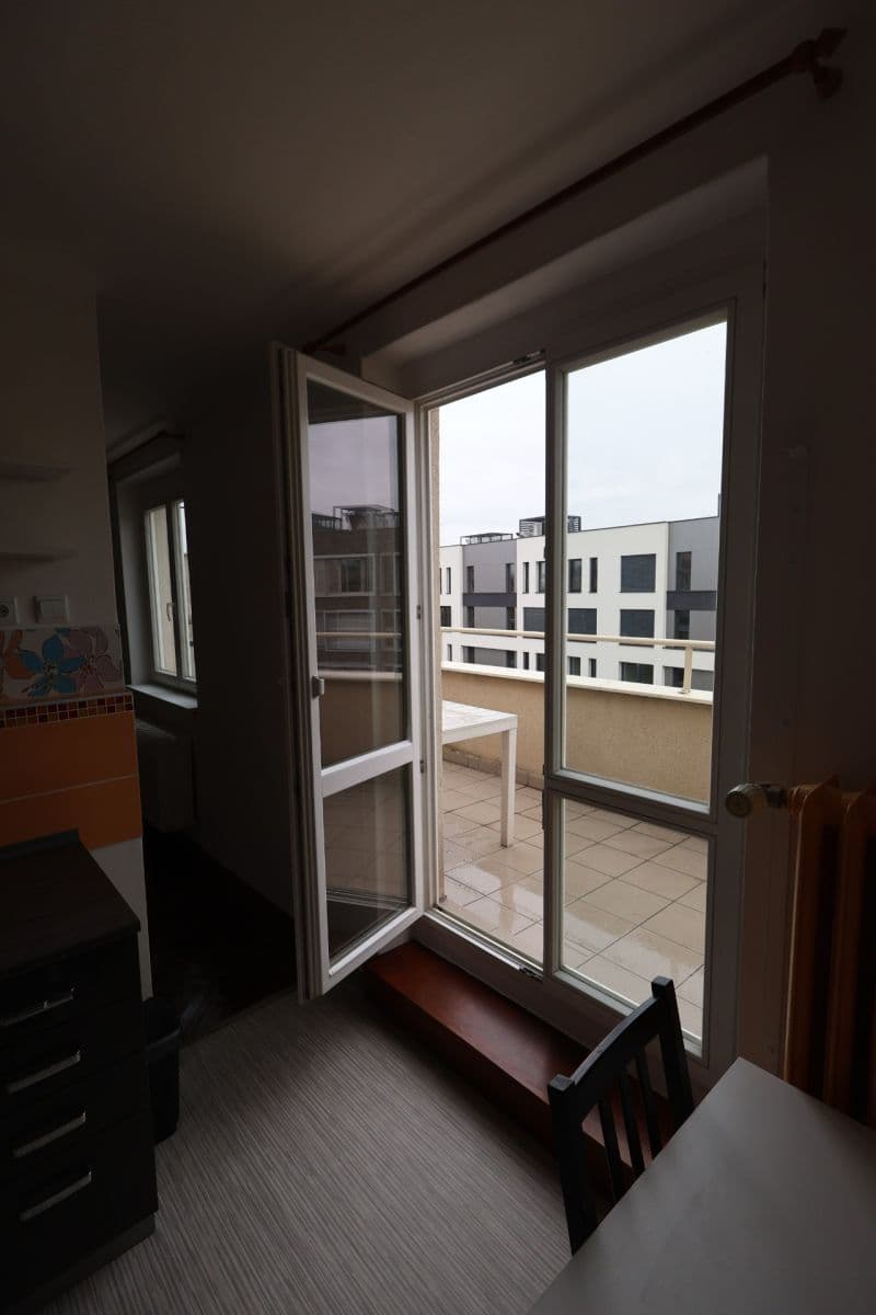 Prenájom bytu 1-izbový 44 m², Malešická, Praha, Praha Prenájom bytu 1-izbový 44 m², Malešická, Praha, Praha