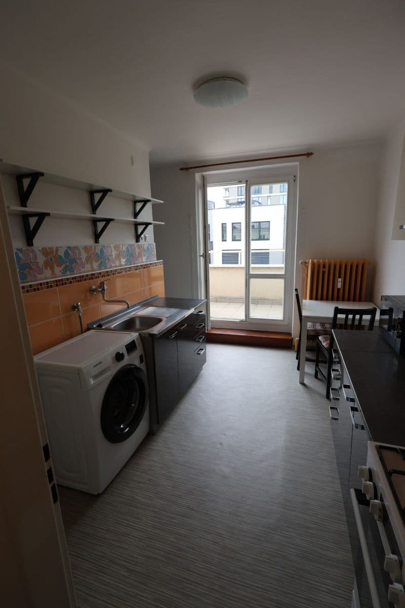 Prenájom bytu 1-izbový 44 m², Malešická, Praha, Praha Prenájom bytu 1-izbový 44 m², Malešická, Praha, Praha