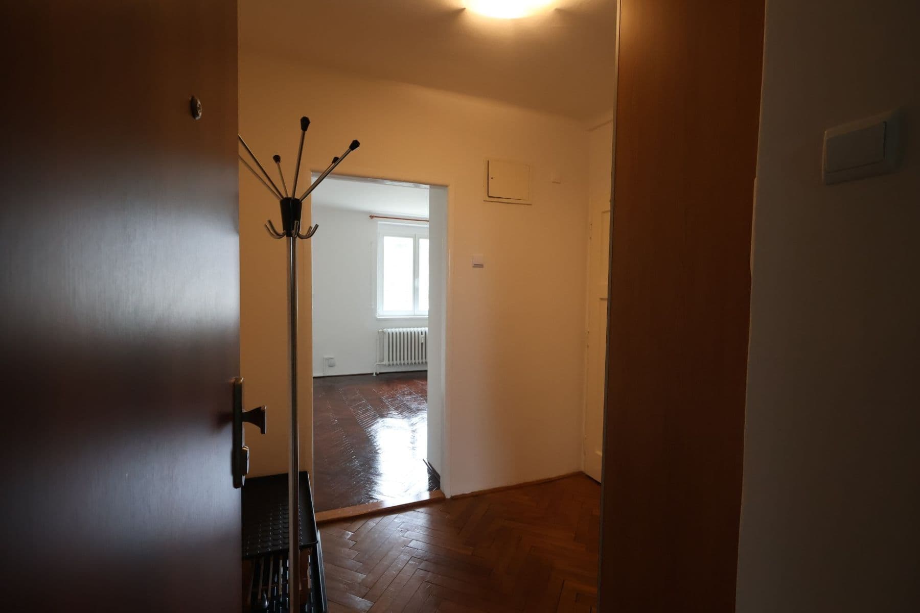 Prenájom bytu 1-izbový 44 m², Malešická, Praha, Praha Prenájom bytu 1-izbový 44 m², Malešická, Praha, Praha
