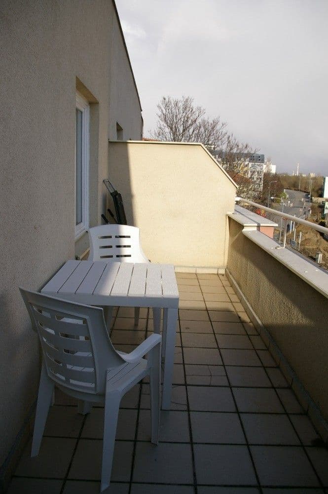 Prenájom bytu 1-izbový 44 m², Malešická, Praha, Praha Prenájom bytu 1-izbový 44 m², Malešická, Praha, Praha