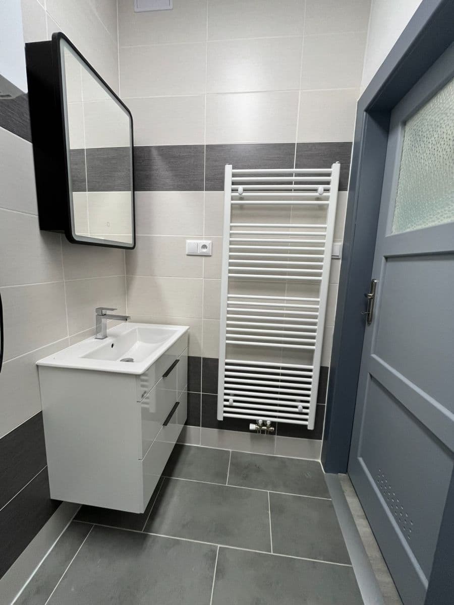 Prenájom bytu 2-izbový 56 m², Na Vyhlídce, Jihlava, Kraj Vysočina Prenájom bytu 2-izbový 56 m², Na Vyhlídce, Jihlava, Kraj Vysočina