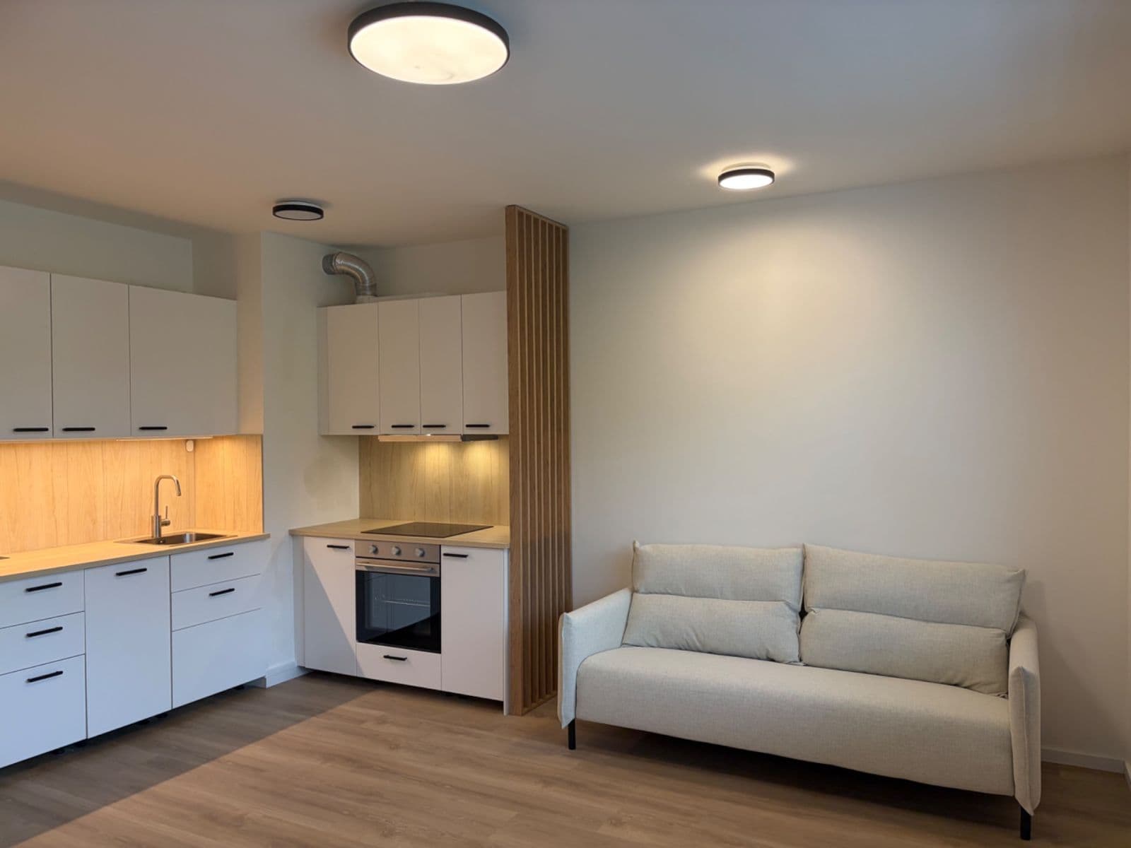 Prenájom bytu 1-izbový 34 m², Divíškové, Praha, Praha Prenájom bytu 1-izbový 34 m², Divíškové, Praha, Praha