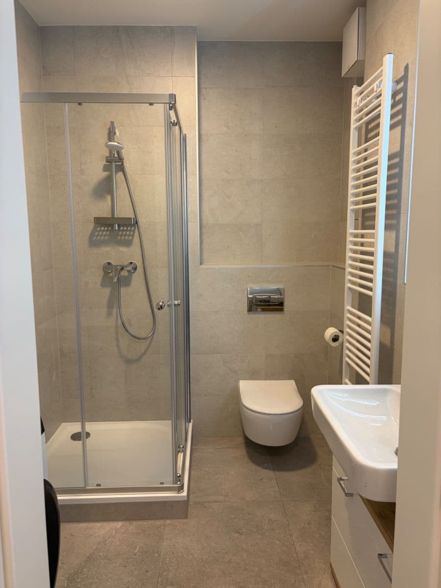 Prenájom bytu 1-izbový 34 m², Divíškové, Praha, Praha Prenájom bytu 1-izbový 34 m², Divíškové, Praha, Praha