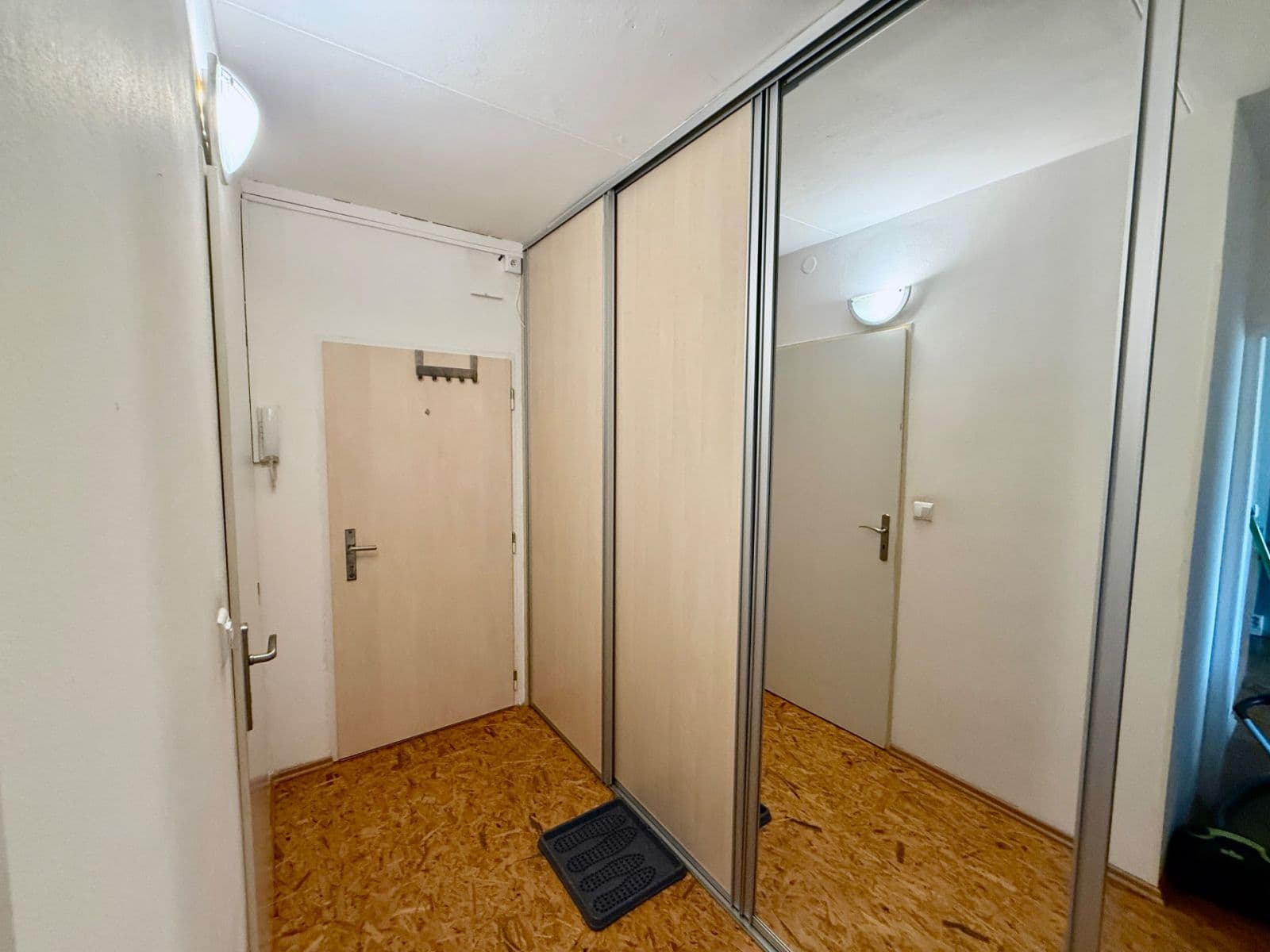 Prenájom bytu 2-izbový 40 m², Mirovická, Praha, Praha Prenájom bytu 2-izbový 40 m², Mirovická, Praha, Praha