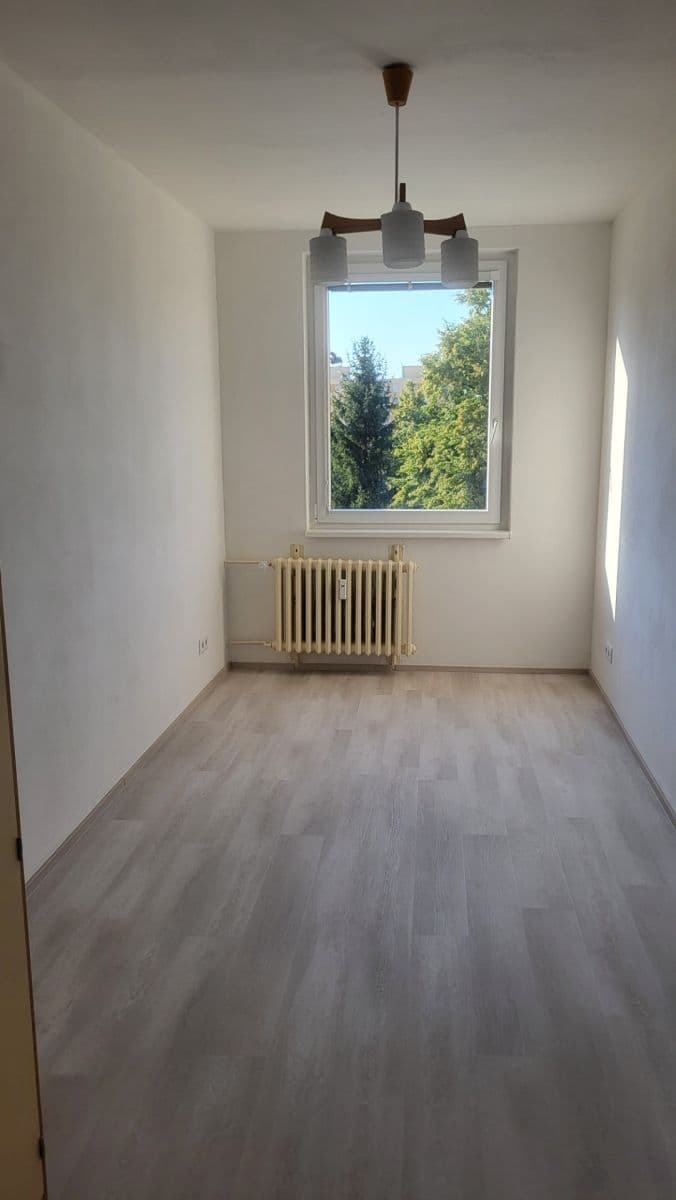 Prenájom bytu 3-izbový 70 m², Matúškova, Praha, Praha Prenájom bytu 3-izbový 70 m², Matúškova, Praha, Praha