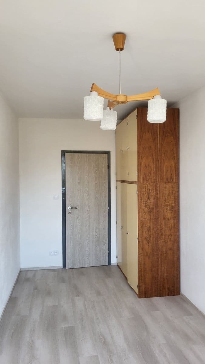 Prenájom bytu 3-izbový 70 m², Matúškova, Praha, Praha Prenájom bytu 3-izbový 70 m², Matúškova, Praha, Praha