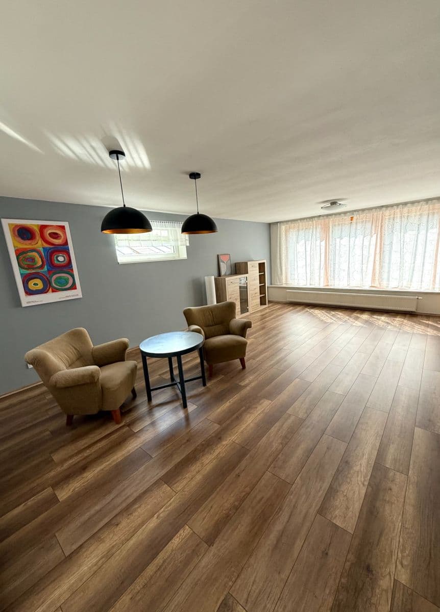 Prenájom bytu 3-izbový 80 m², Okruhová, Praha, Praha Prenájom bytu 3-izbový 80 m², Okruhová, Praha, Praha