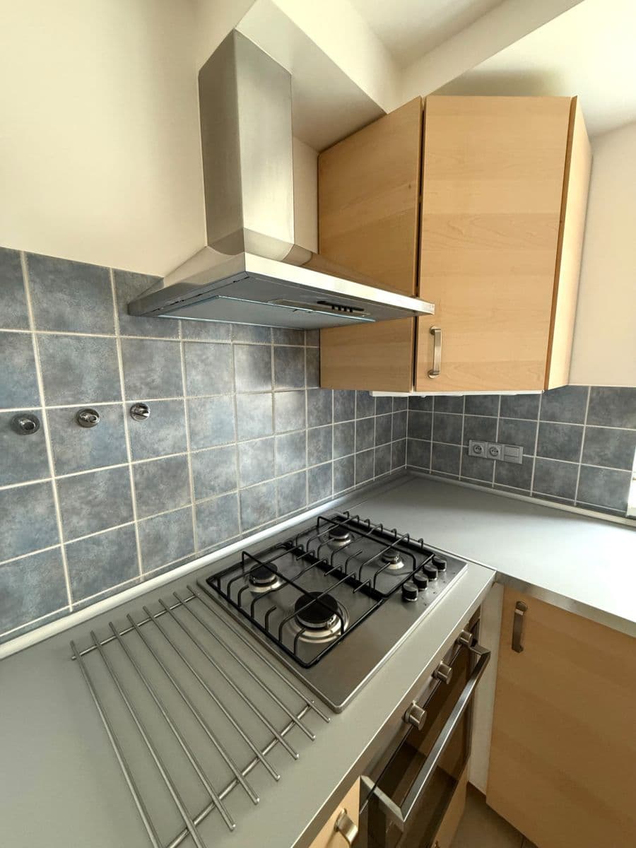 Prenájom bytu 3-izbový 80 m², Okruhová, Praha, Praha Prenájom bytu 3-izbový 80 m², Okruhová, Praha, Praha